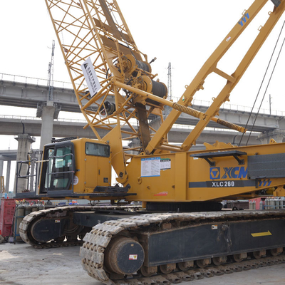 Grue sur chenilles XGC 260t d'occasion pour la construction de levage lourd