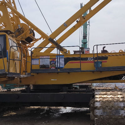 Mobile Crane with 180 Tons Lifting Capacity 360 Degrees Rotation and 200 To 600 Liters Fuel Tank for Heavy Duty Applications