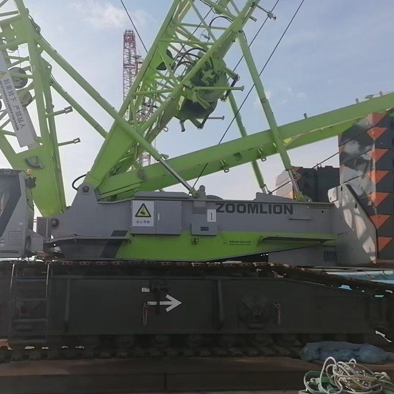 Qualitätssicherung beim Aufheben von 500 Tonnen Crawler-Kranen