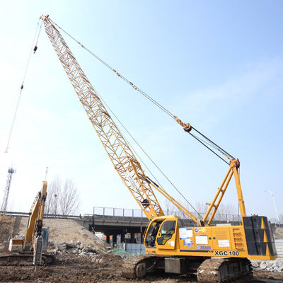 100T 13-52m Boom Crawler Crane Na Construção Ferroviária 9-18m Duração de Jib