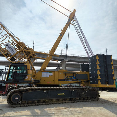 Hydraulic 260T Mobile Crawler Crane XLC260 80km/H Kecepatan perjalanan
